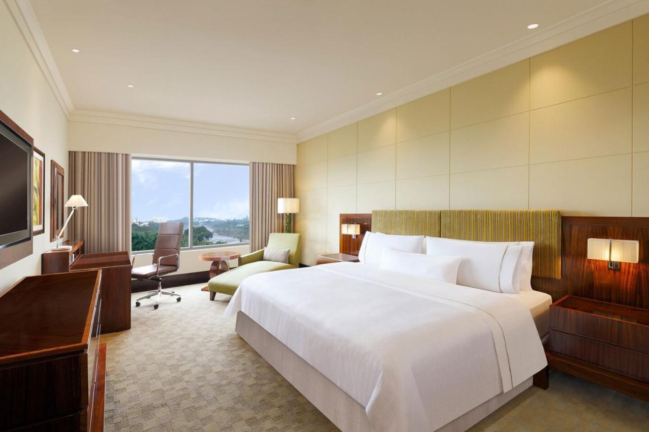 เดอะ เวสทิน ปูเน โกเรคาออน พาร์ค Hotel ปูเน่ ภายนอก รูปภาพ